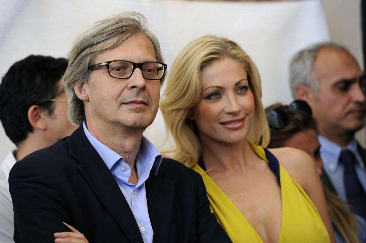 Vittoria Risi, la pornostar parla di Sgarbi "Mi chiama ancora alle 4